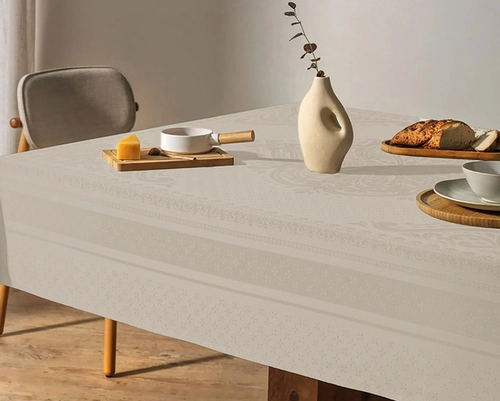 Toalha de Mesa Karsten Celebration Lesier - Retangular - 1.80x2.70m