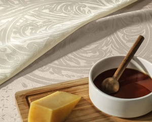 Toalha de Mesa Karsten Celebration Lesier - Retangular - 1.80x2.70m